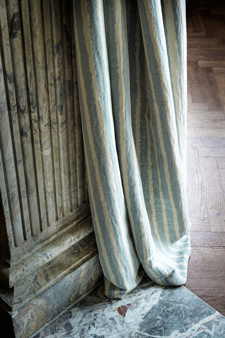 Ткань Alizé, лен и хлопок. Все — коллекция Windrose, Loro Piana Interiors.