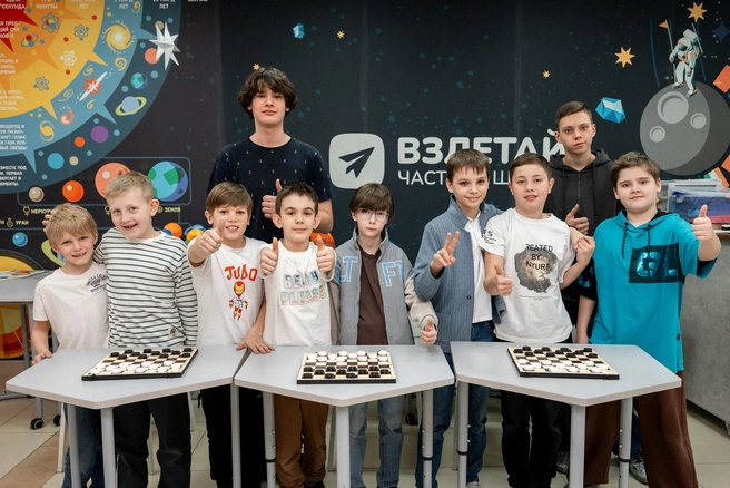 Во «Взлетай» множество дополнительных занятий, которые позволяют развивать ребенка с разных сторон | Источник: «Взлетай»