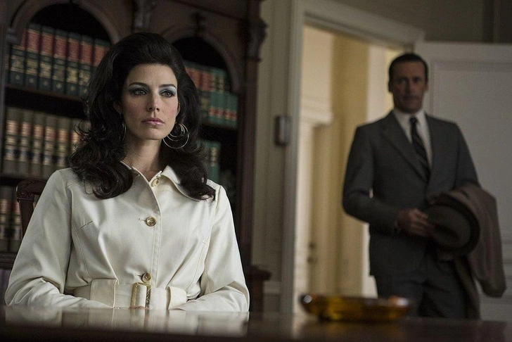 Джессика Паре, Джон Хэмм | Источник: Кадр из сериала «Безумцы» (2007 — 2015)