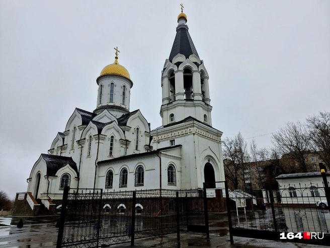 Саратовский храм святых первоверховных апостолов Петра и Павла | Источник: Виктория Федорова / 164.RU