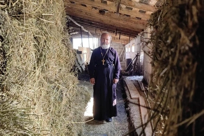 Rural Priest Becomes Popular Blogger