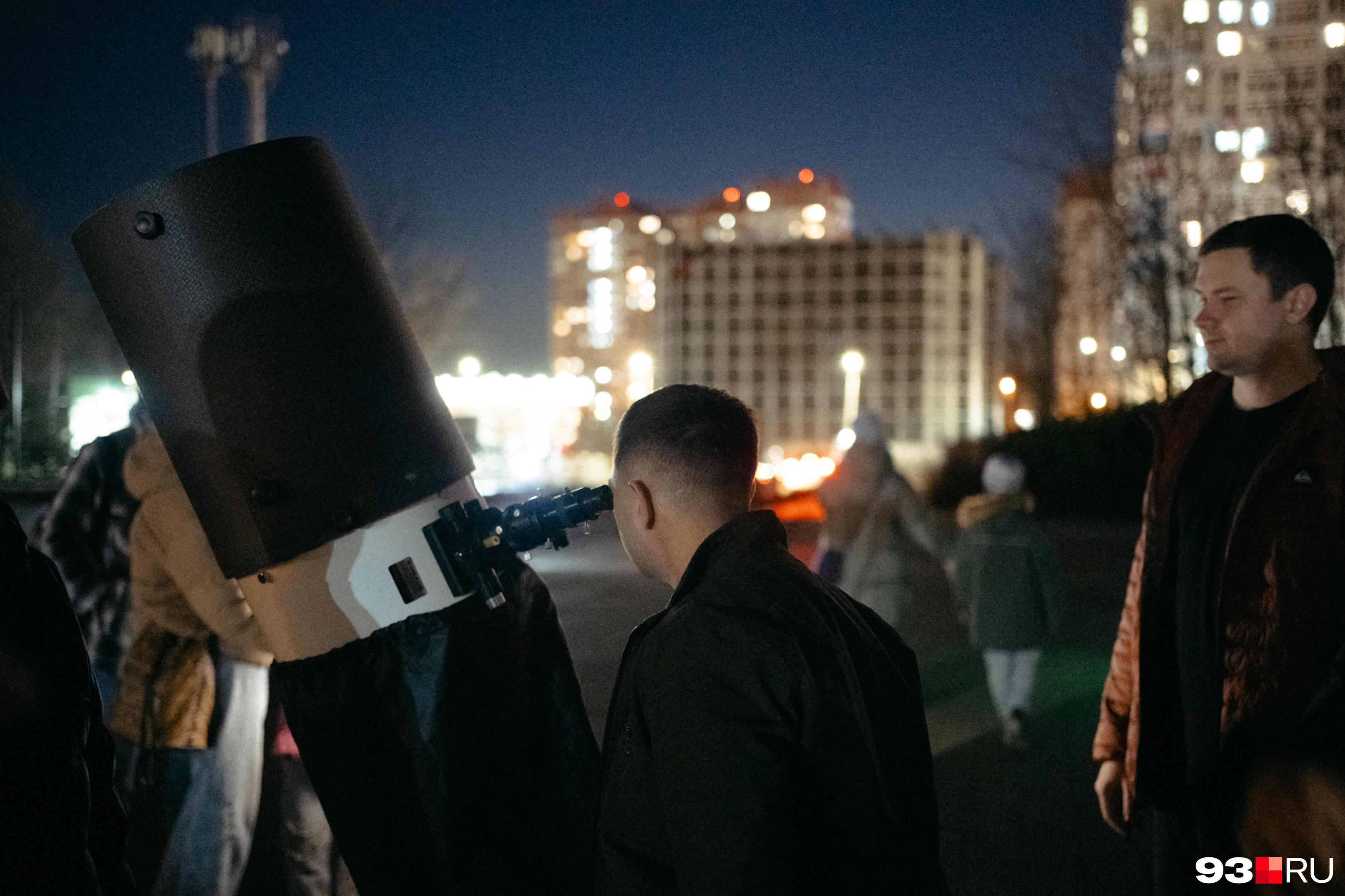 Краснодарцам бесплатно покажут Луну, Венеру, Сатурн и далекие галактики — где и когда смотреть?