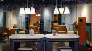 Цвет настроения: яркий салон красоты в Москве