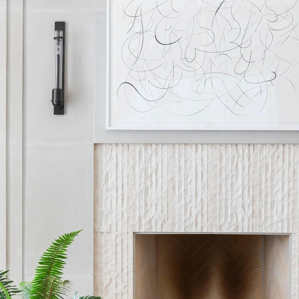 Шары и плитка елочкой в проекте Marie Flanigan Interiors | Источник: Джули Софер