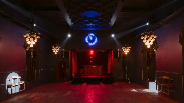 Неоновый демон: ночной клуб Próżność Klub в Познани