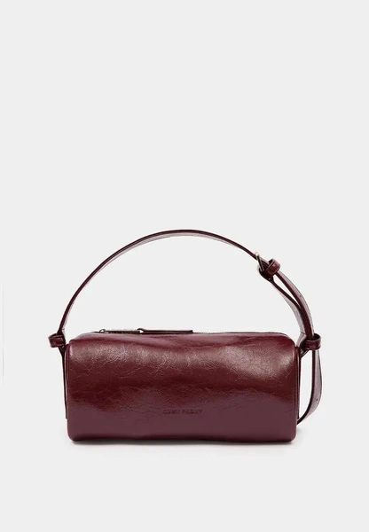 Оранжевый + бордо и еще четыре неочевидные цветовые пары, которые будут в тренде в 2026 году Оранжевый + бордо и еще четыре неочевидные цветовые пары, которые будут в тренде в 2026 году