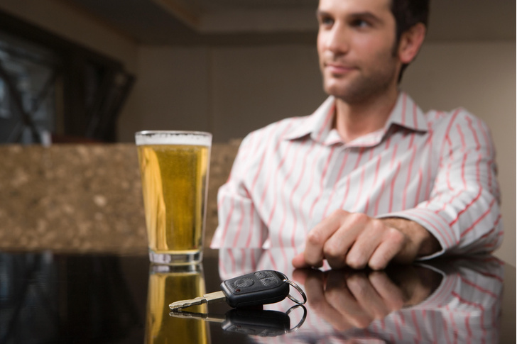 Через сколько часов после употребления разного алкоголя можно за руль? Исчерпывающая таблица