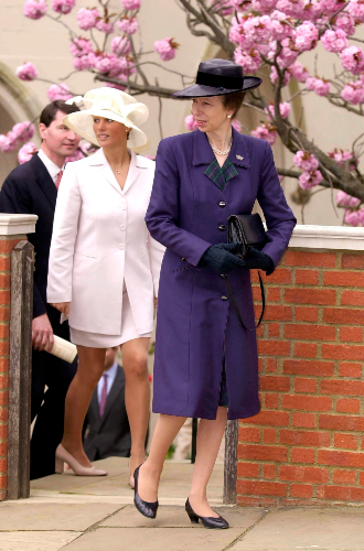 2000 годПринцесса Анна и Зара Филлипс