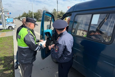 На улице Ахохова проводятся рейды для контроля перевозчиков