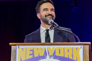 «Это конец Америки»: мэром Нью-Йорка стал мусульманин и социалист — почему соцсети в ужасе?