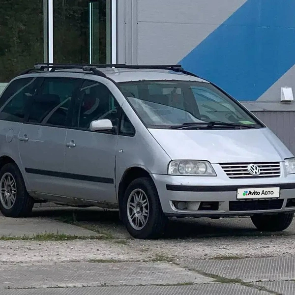 Автомобиль выпустили в 2000 году | Источник: avito.ru
