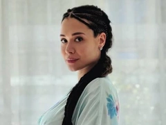 Блогер Арина Скоромная о 28-летней девушке, которая резко постарела после родов: «Столкнулась с этим из-за гормонов»