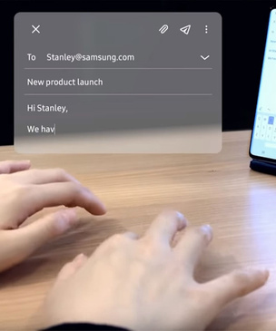 Samsung показал «невидимую клавиатуру», позволяющую печатать прямо на столе (видео)