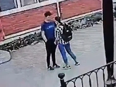 В Братске 16-летняя девушка зарезала школьника на улице — видео