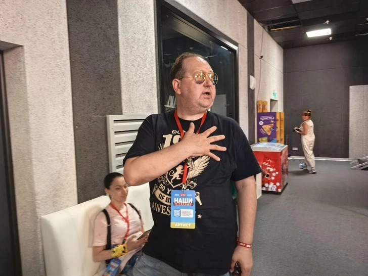 Актер жаловался на отечность, перепады давления и слабость