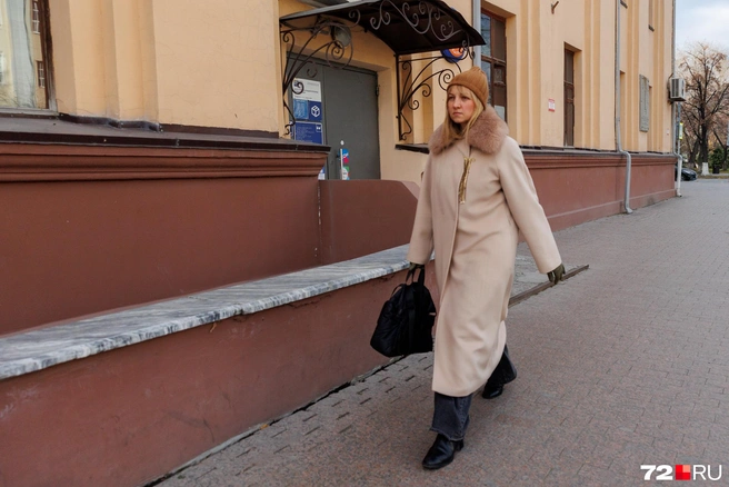 Кажется, пальто с мехом всегда будет в тренде. Смотрится весьма элегантно. | Источник: Ирина Шарова / 72.RU 