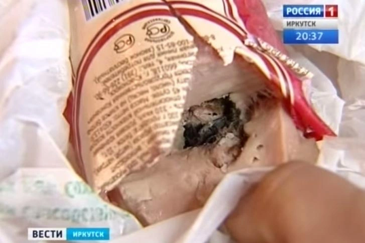 После такого обеда иркутянин долго думал, что будет с его здоровьем, — он успел откусить от бутерброда | Источник: «Вести-Иркутск»