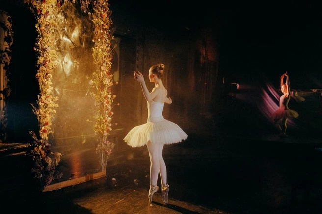 В Петербург привезут спектакль ученика Бутусова в память о мастере | Источник: raikin-school.com/