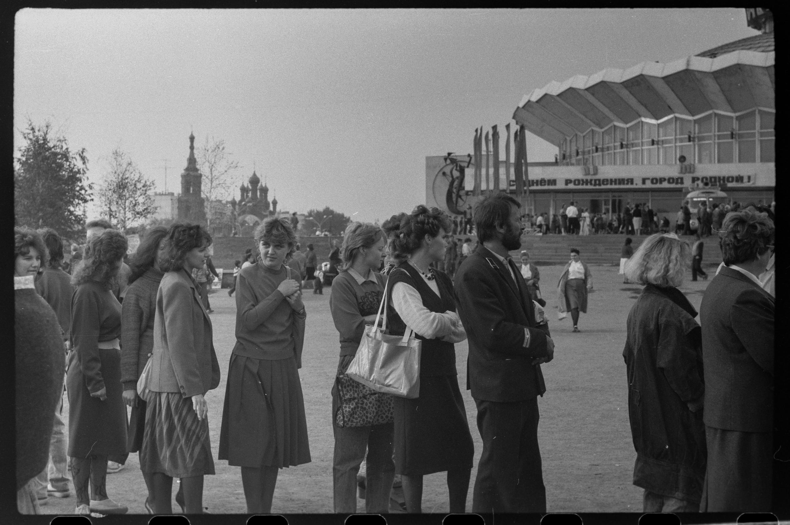 45 лет под куполом: у челябинского цирка — юбилей. Смотрим, как он строился и чем удивлял публику 