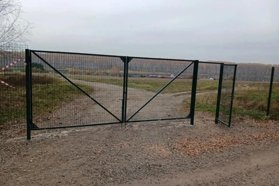 Лыжную базу ИрГАУ и залив Топка огородили забором