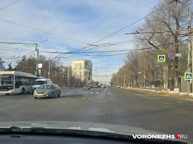 На Московском проспекте в Воронеже массовое ДТП — там пробка | Источник: читательница Voronezh1.ru