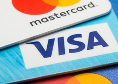 Visa и Mastercard прекращают работу в России. Что будет с нашими банковскими карточками?
