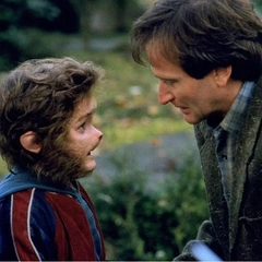 15 страшно захватывающих фильмов на Хэллоуин для просмотра с детьми: от лучшего к худшему🎃