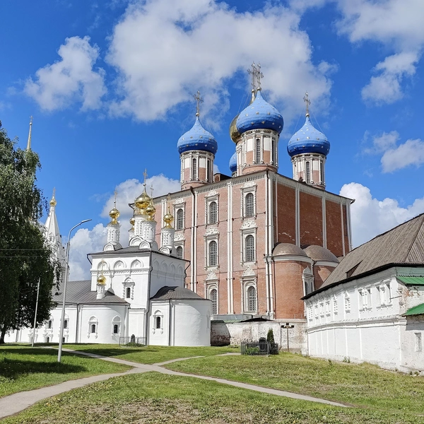 Успенский и Архангельский соборы, Рязанский кремль  | Источник: vokrugsveta.ru