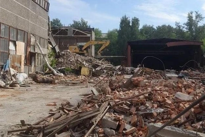 Во Втузгородке начали сносить бывшую базу научного института