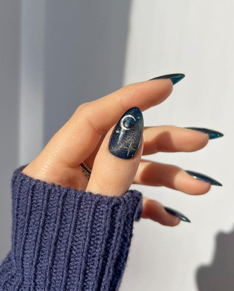 Звездный маникюр: идея красивого осеннего дизайна ногтей с блестками
