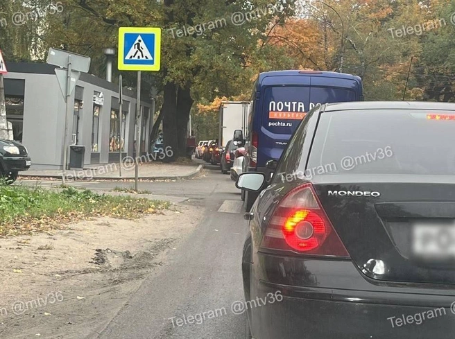 Затор не рассасывается уже несколько часов | Источник: «Мой и твой Воронеж» / T.me