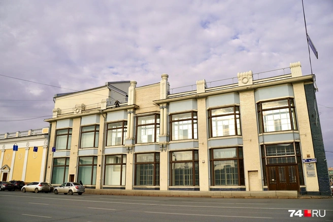 Здание сохранило характерные черты эпохи модерна | Источник: Михаил Шилкин