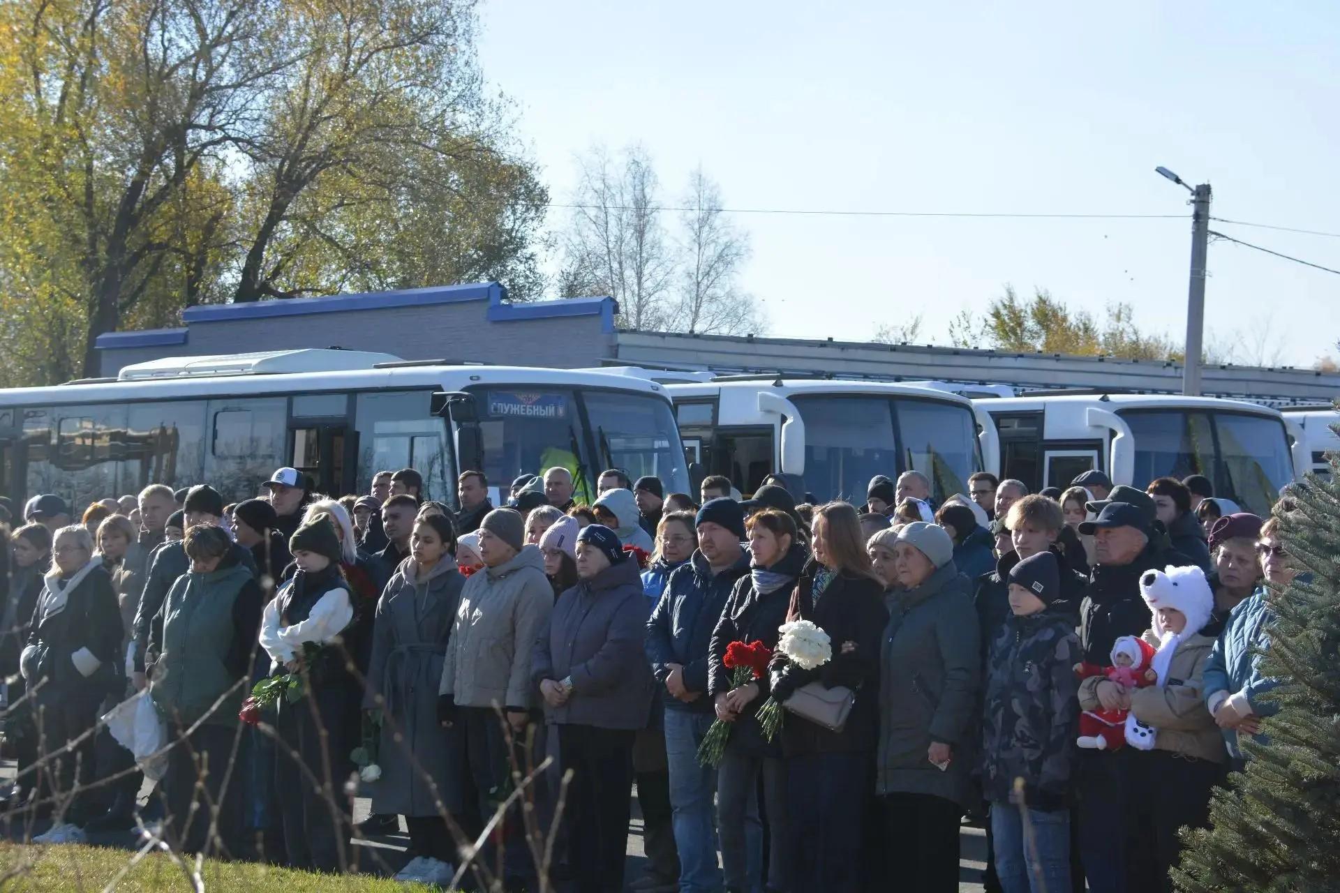 В Копейске открыли аллею памяти погибших при взрыве на заводе