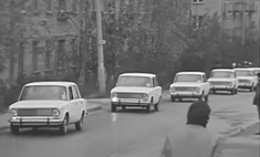 Самые первые «Жигули-копейка» въезжают в Москву: видео из 1970-го
