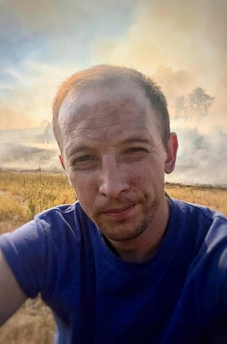 Спасатель Андрей Зайцев после тушения пожаров | Источник: Андрей Зайцев / Vk.com