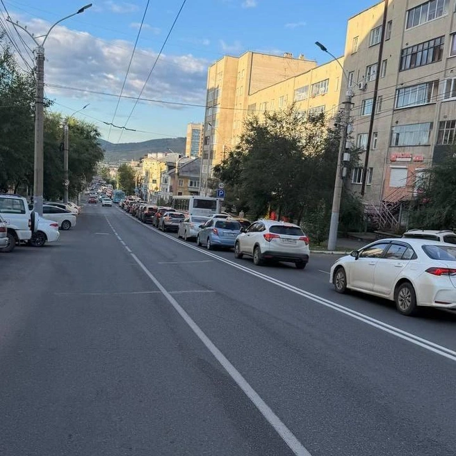 Вид на пробку утром с улицы Балябина | Источник: Журнал наблюдений за живой природой / T.me