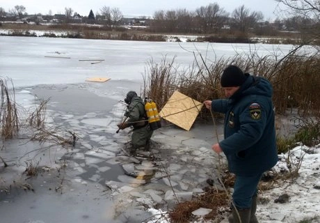 В Старожиловском районе из озера Калач поднято тело мужчины | ya62.ru