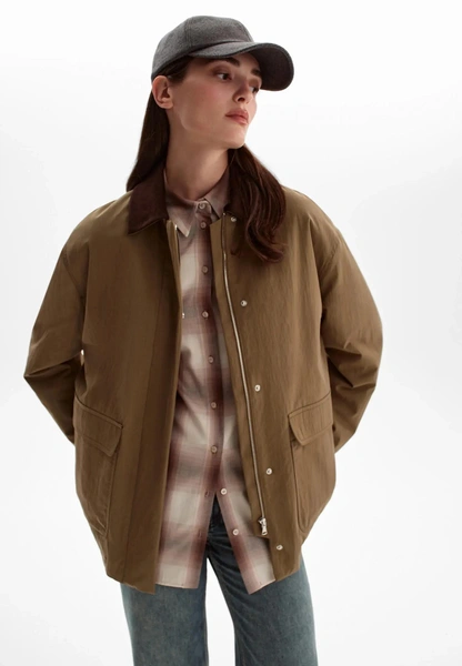 Barn Jacket — незаменимый тренд осени: 8 лучших моделей