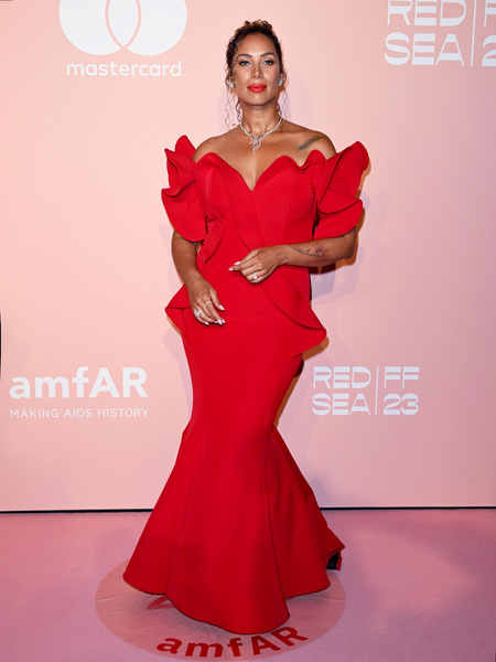 самые запоминающиеся красные платья 80-го Венецианского кинофестиваля: фото