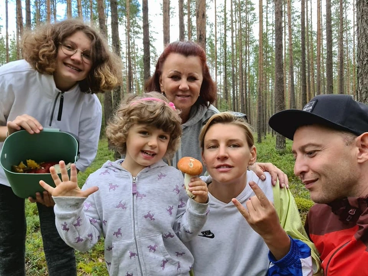 Посвятил «Дожди-пистолеты» изменившей девушке, скрывал свадьбу. Все, что касается Ромы Зверя