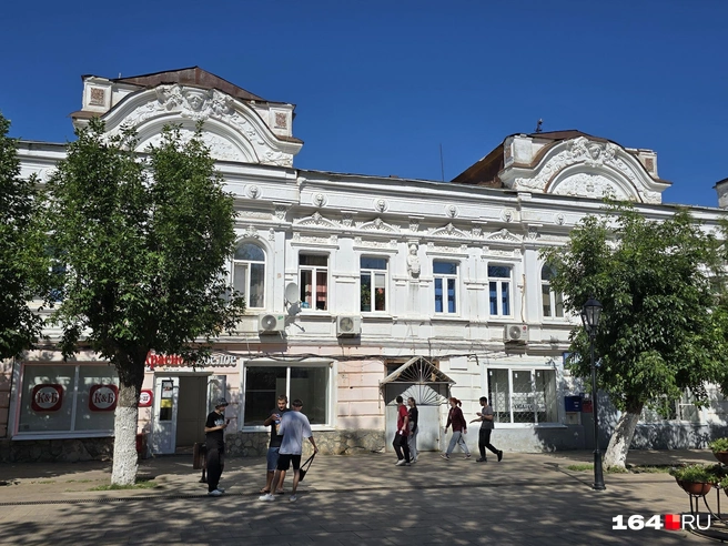 Качество исполнения и сохранности лепнины потрясающее | Источник: Семен Коротов-Майбах / 164.RU