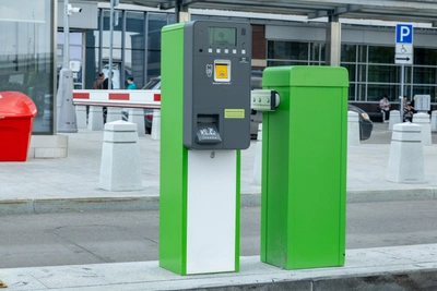 Почти все парковки Москвы бесплатны на новогодние праздники