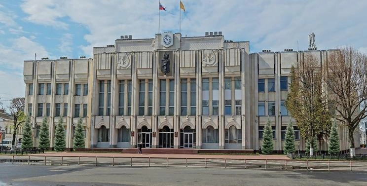 Так должно выглядеть здание правительства с новыми елями | Источник: сайт госзакупок