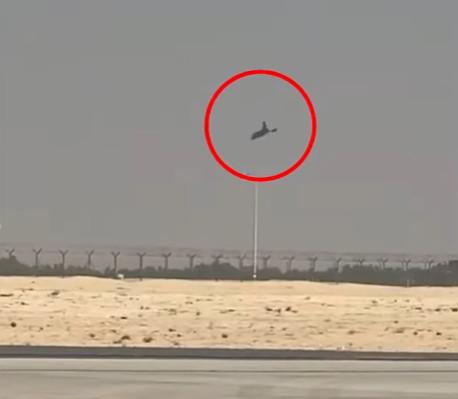 Индийский военный самолет разбился на авиашоу в Дубае. Видео