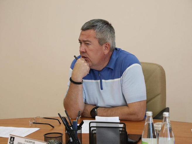 На бывшего мэра Бугульмы возбудили уголовное дело. Ранее у него изъяли дома и авто на 115 млн