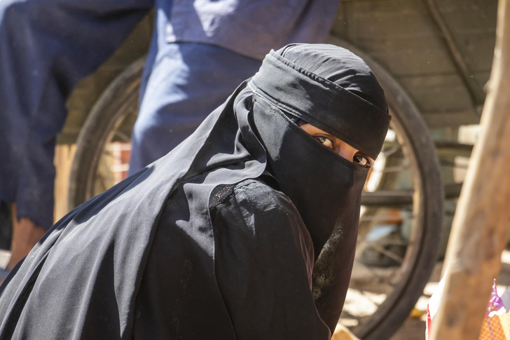 В Дагестане на фоне терактов запретили носить никаб. Что это за предмет одежды?
