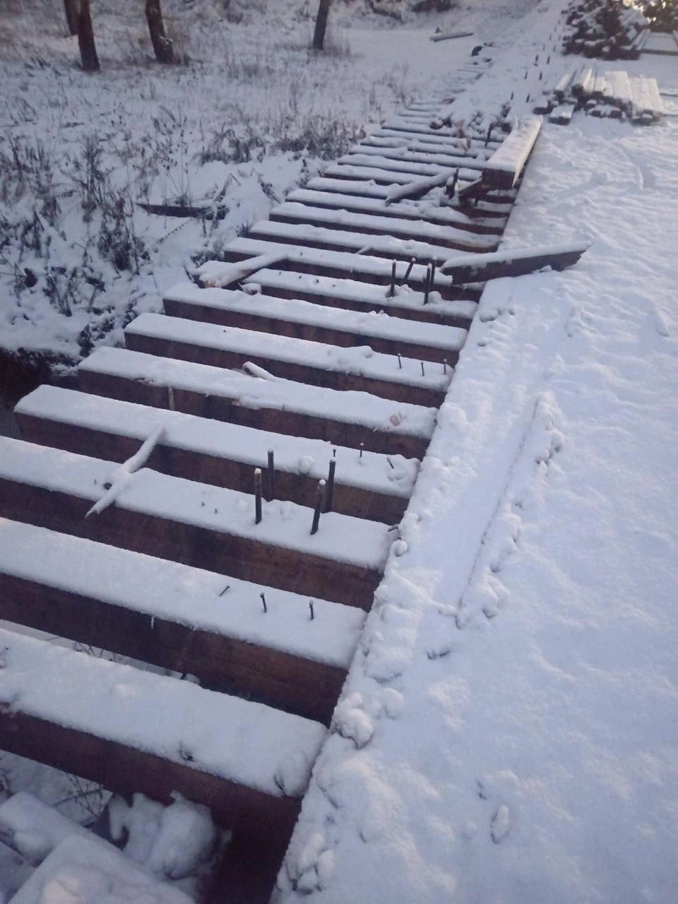 По мосту могли ходить пешеходы | Источник: Мэрия Новосибирска / Telegram