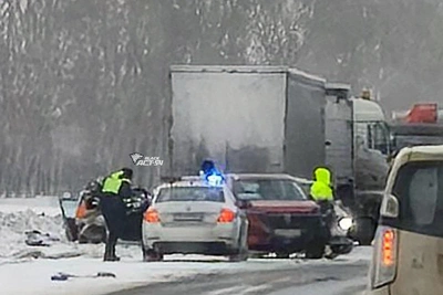 Три машины столкнулись на трассе под Новосибирском