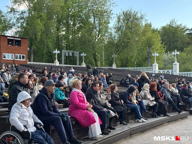 Из-за прохладной погоды не все места заняты | Источник: Иван Гусаров / MSK1.RU