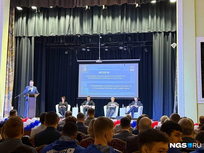 Благодаря комплексу «ПаркНет» администрации за 2025 год удалось взыскать с нарушителей 1,3 миллиона рублей. В 2024 году без специальной системы&nbsp;— 404 тысячи рублей | Источник: Елизавета Горячева / NGS.RU